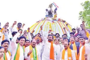 Kishan Reddy honors Parakala martyrs
