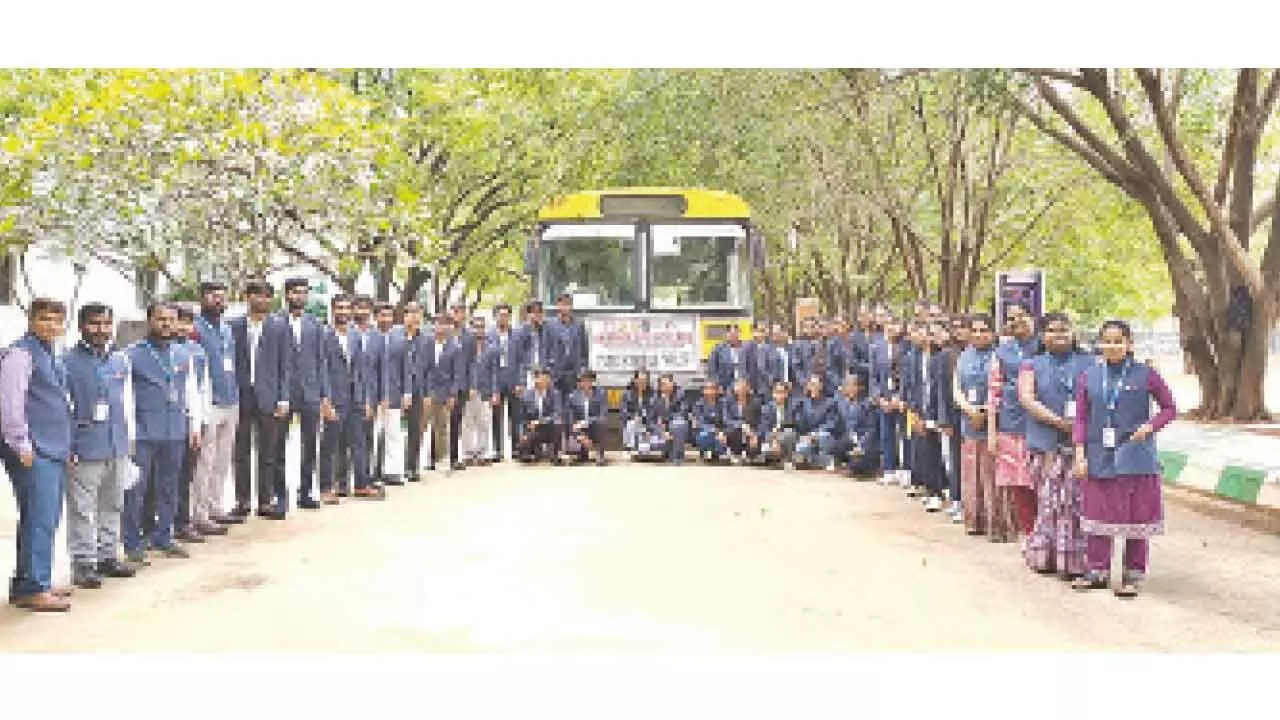 MBA students visit NIRDPR for learning experience
