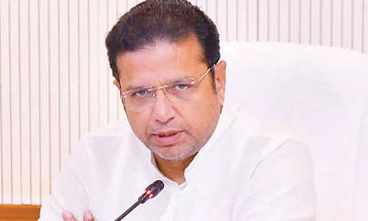 Minister Sridhar urges government to safeguard Indian interests