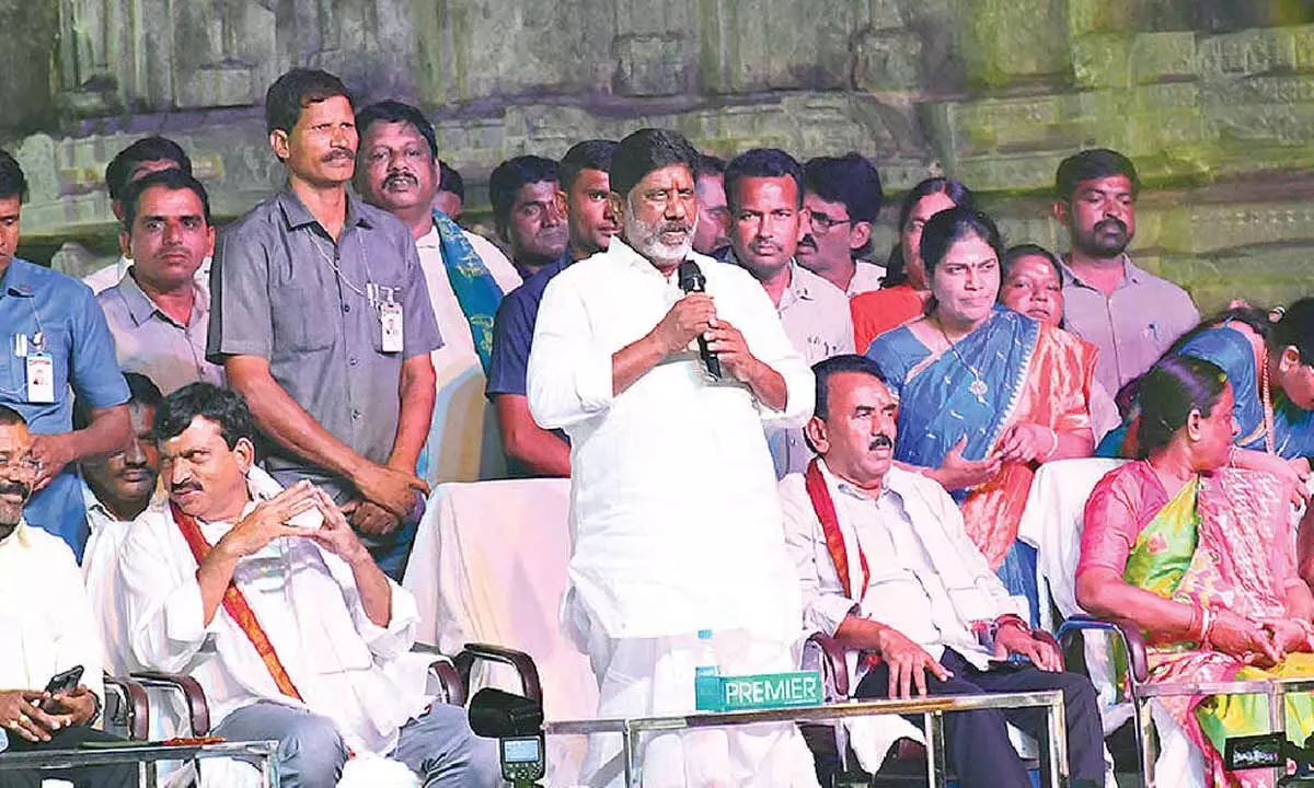 Ministers start Bathukamma festival at Thousand Pillar Temple