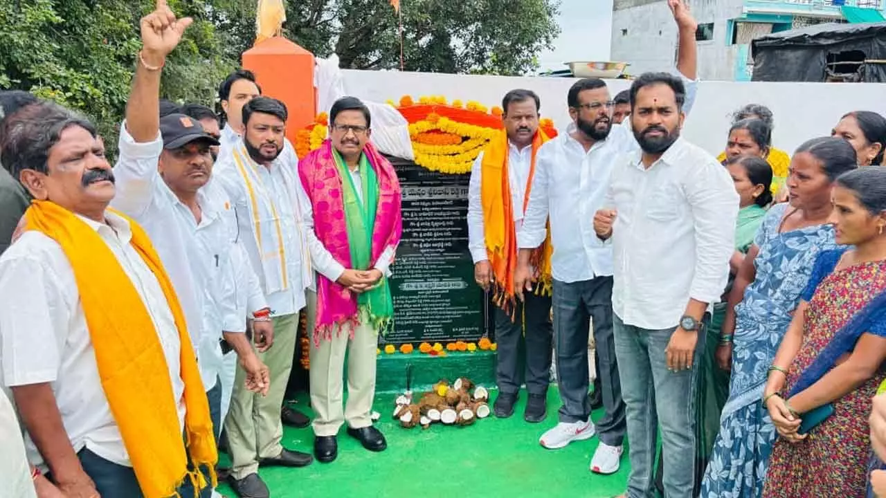 MLA Yennam starts temple shed and wall project in Motinagar, asks for public support for Mahabubnagar’s growth