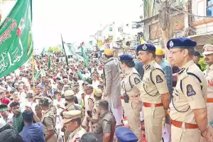 Muslims hold large Milad-un-Nabi procession in city
