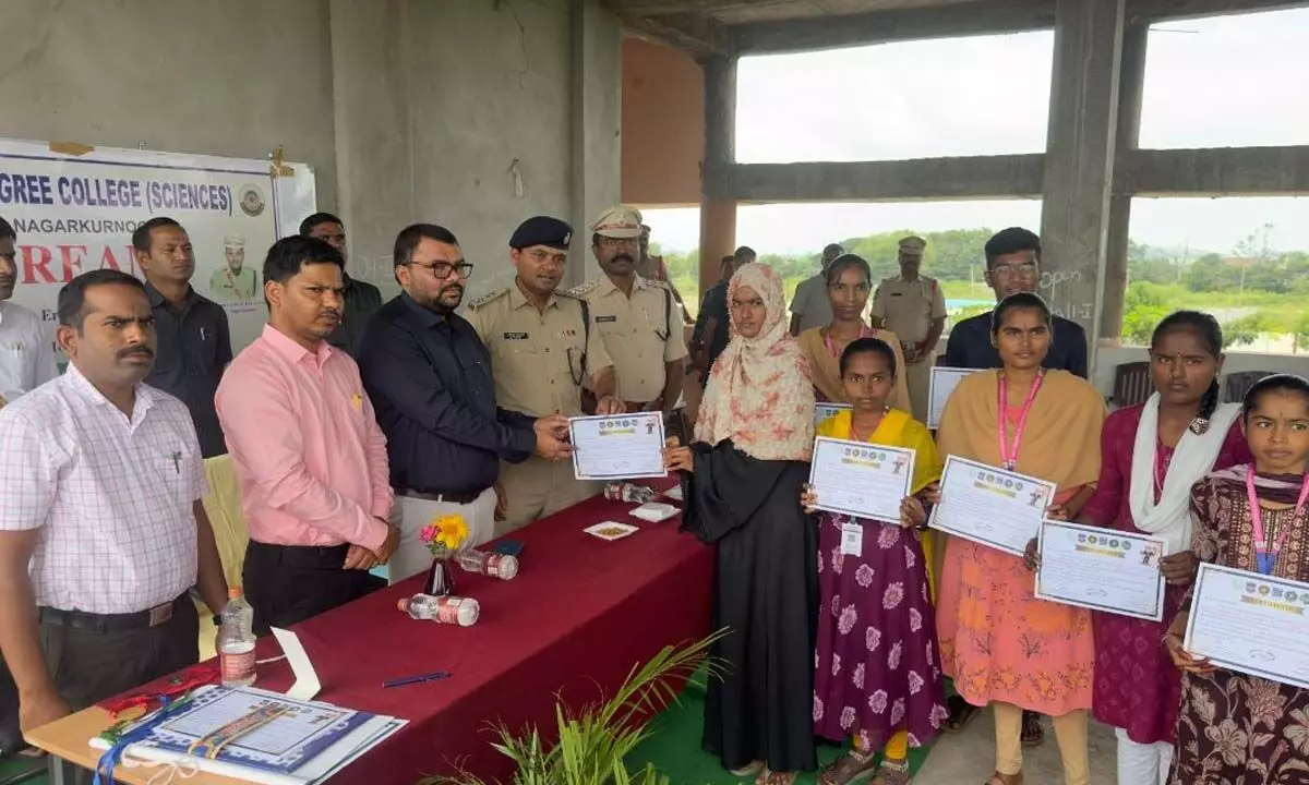 Officials urge young people to avoid drugs