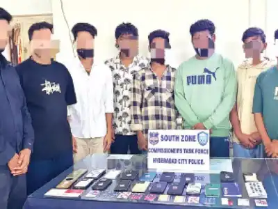 Police break up illegal online betting group, arrest 8
