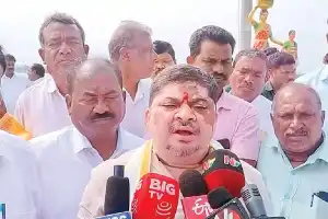 Ponnam encourages NRIs to invest in Telangana amid H-1B visa fee increase