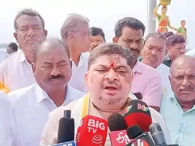 Ponnam encourages NRIs to invest in Telangana amid H-1B visa fee increase