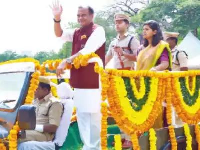 Public welfare is central to governance says Komatireddy