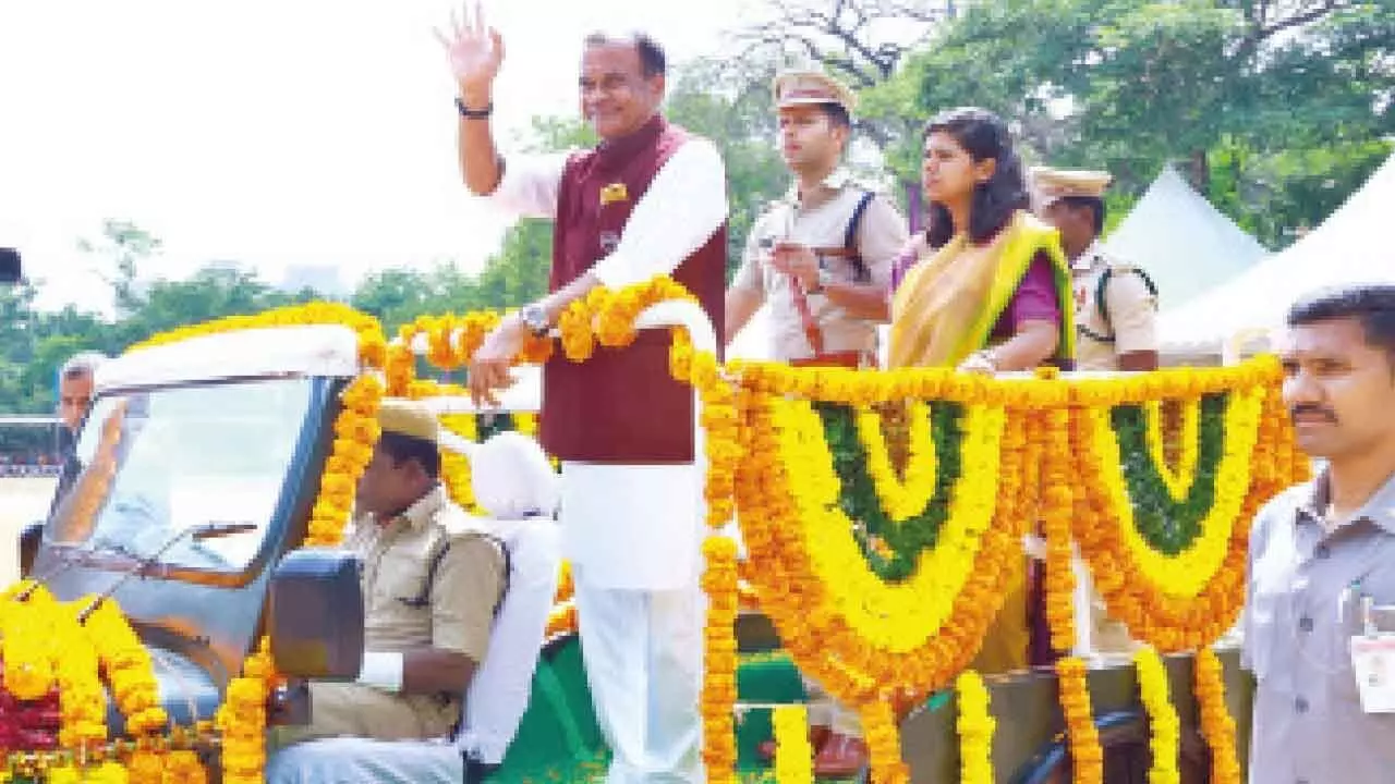 Public welfare is central to governance says Komatireddy