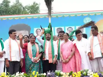 Revanth asks for Central funds for Medaram festival