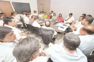 Revanth urges party members to work harder for JH seat