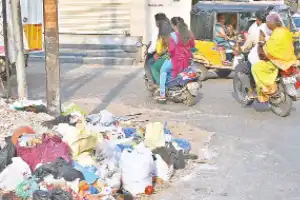 Throwing trash on roads can lead to 8 days in jail