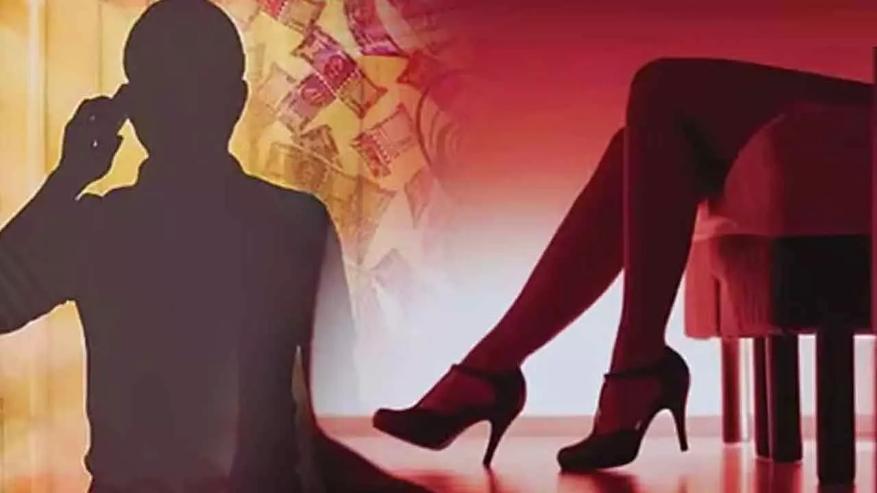 Yoga teacher deceived in honey trap