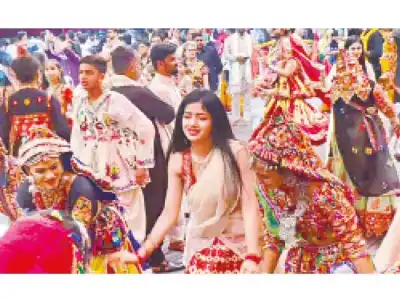 Actress entertains crowd at Dandiya Night event