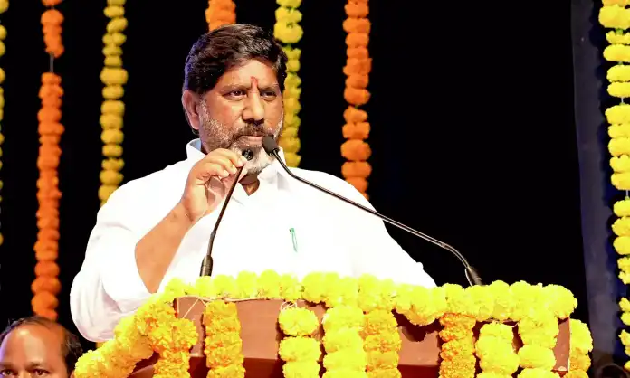 Bhatti demands quick payment of overseas scholarship funds