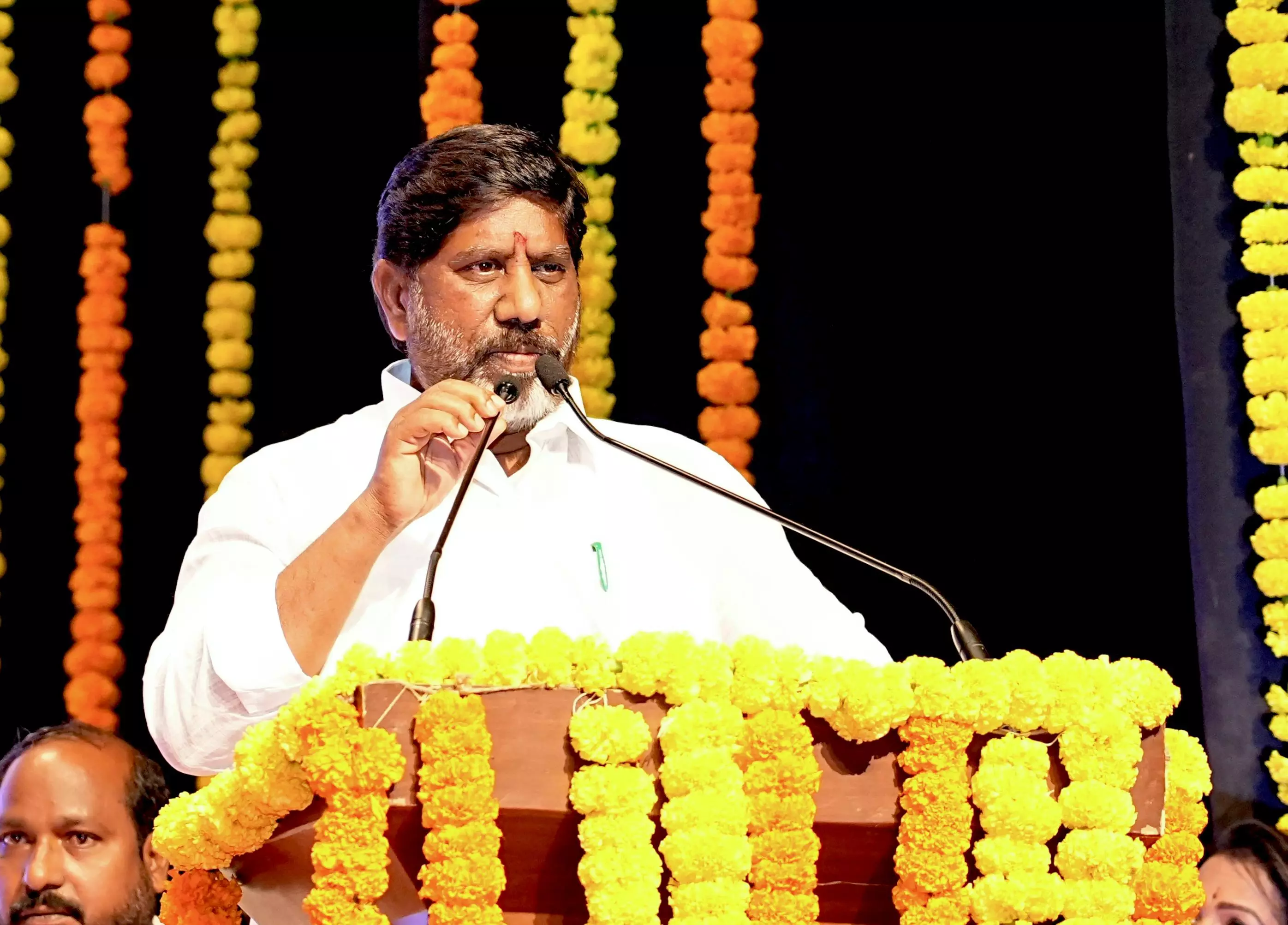 Bhatti demands quick payment of overseas scholarship funds