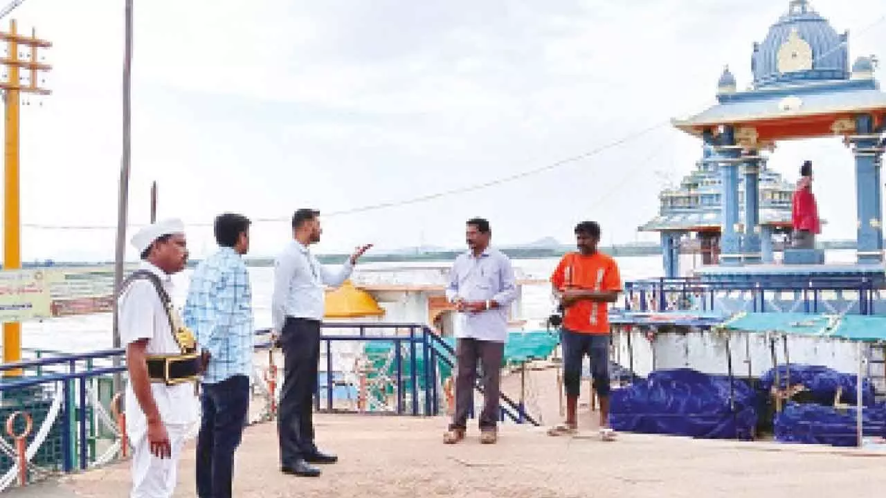 Godavari River floods as water rises above 50 feet at Bhadrachalam