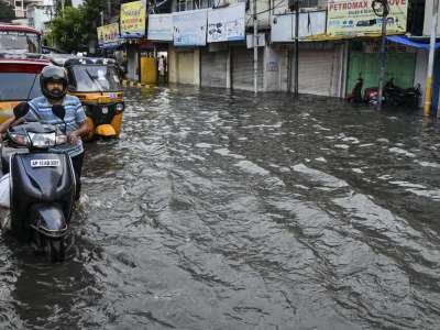 Heavy rain hits Hyderabad and Telangana as Cyclone Montha weakens