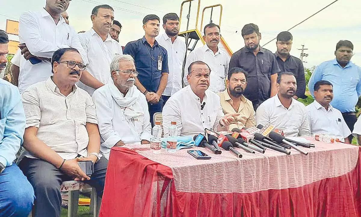 Komatireddy: RRR north tenders in two months