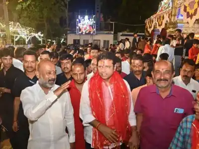 Minister Sridhar Babu visits Maha Shakti Temple