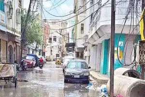 Residents of Charminar and Shalibanda protest ongoing drainage problems