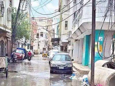 Residents of Charminar and Shalibanda protest ongoing drainage problems