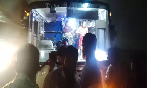 RTC bus narrowly avoids accident