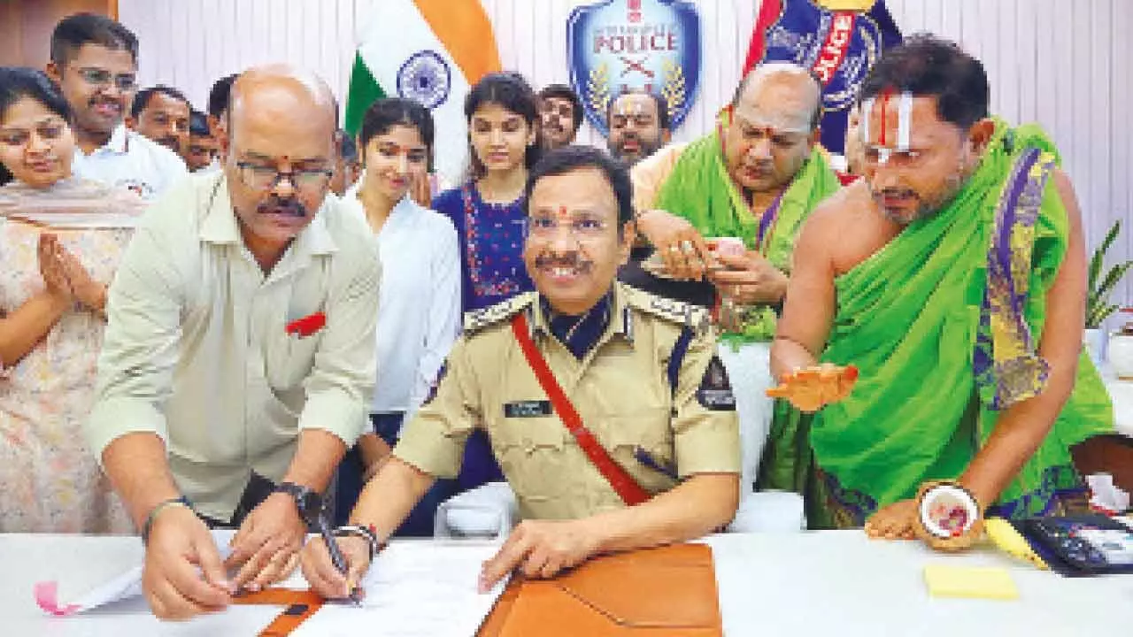 Sajjanar becomes Hyderabad Police Commissioner