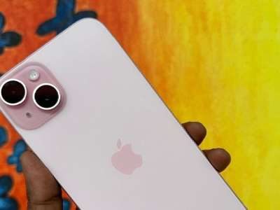 Scammers trick people with fake free iPhone offer