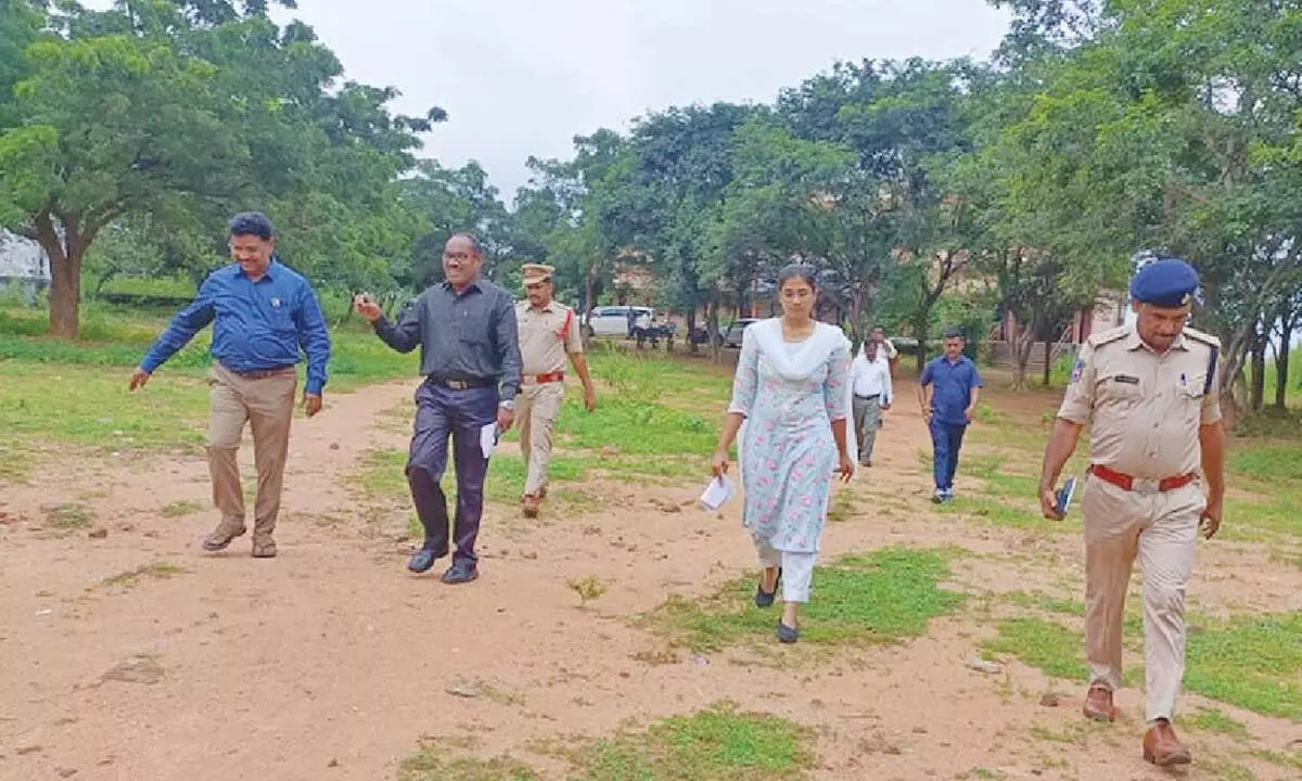 Sub-Collector checks vote counting center and secure rooms