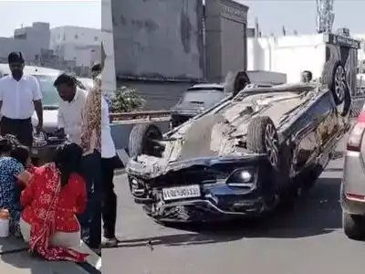 Car accident on PV Narasimha Rao flyover