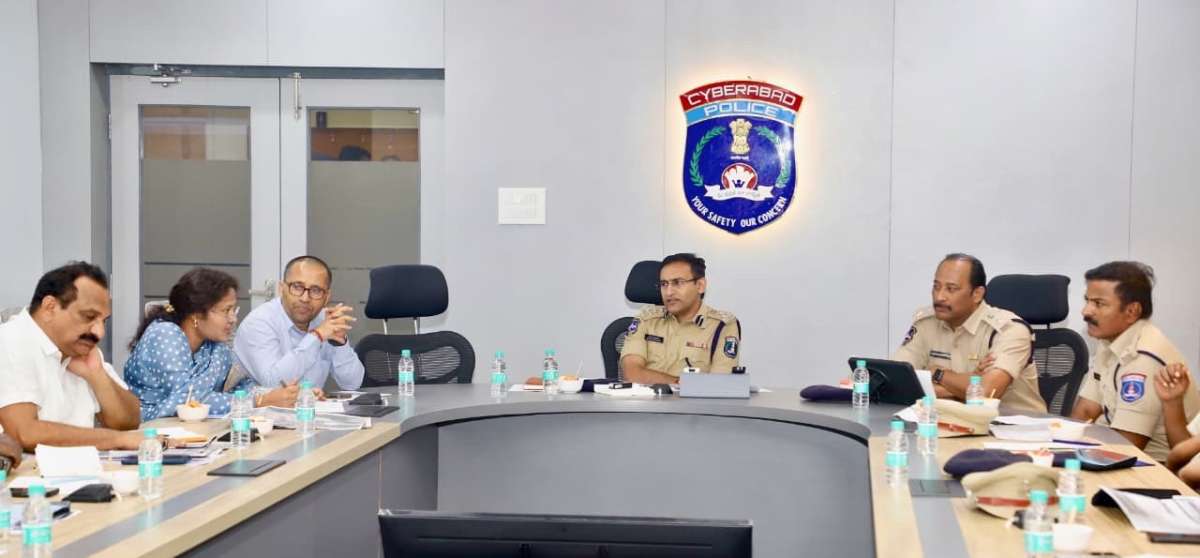 Cyberabad Traffic Police, HMDA Meet to Improve Roads and Safety