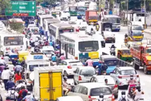 Traffic Moves Slowly Near Mehidipatnam Due to Road Construction