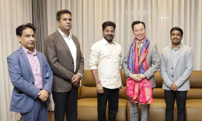 VinGroup Asia CEO Meets Telangana CM, Expresses Interest in EV Manufacturing and Clean Energy Projects
