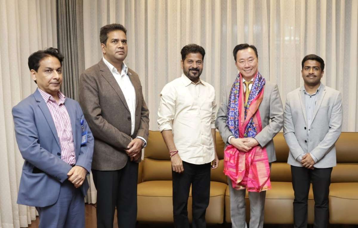 VinGroup Asia CEO Meets Telangana CM, Expresses Interest in EV Manufacturing and Clean Energy Projects