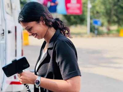 How Shreya Chowdary Makes Her Audience Go “For Real”: Nostalgia, Humour and Everything Relatable