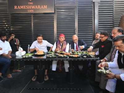 Akhilesh Yadav and KTR Share Lunch at Hyderabad’s Rameswaram Cafe, Discuss Political Issues