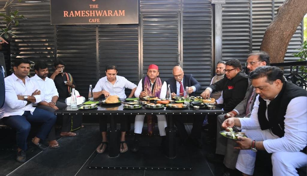 Akhilesh Yadav and KTR Share Lunch at Hyderabad’s Rameswaram Cafe, Discuss Political Issues