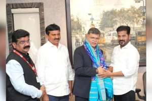 Telangana Chief Minister asks HUDCO for low-interest loans