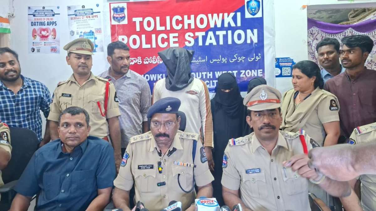 Tolichowki Police Crack Murder Case, Arrest Three Including Two Women