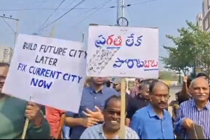“Build Future City Later, Fix Current City Now”, Chandanagar Residents Protest Over Poor Road Conditions