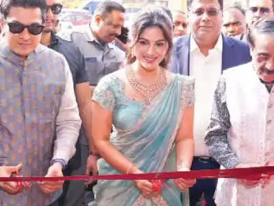 Bhima Jewels opens new store in Kondapur