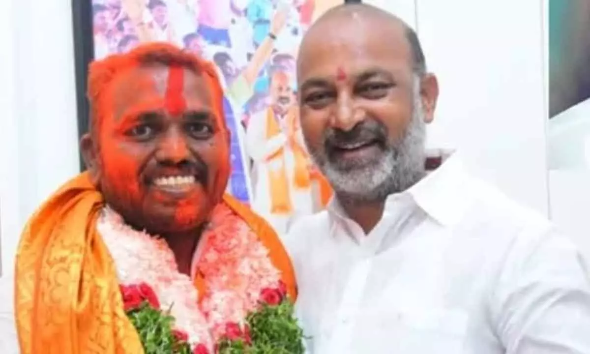 Biography of Karimnagar’s New Mayor Kolagani Srinivas