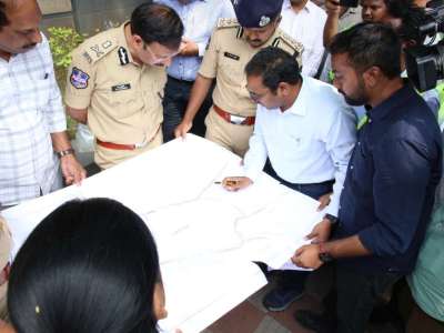 City Police Commissioner Inspects Flyover Construction at Mugdha Junction Under H-CITY Project