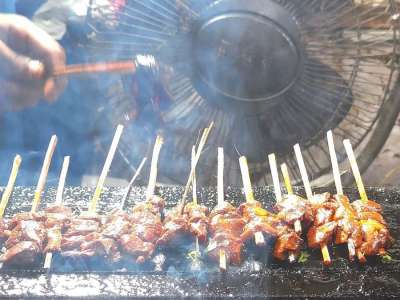 Food Stalls Occupy Footpaths and Roads in Tolichowki as Ramzan Begins, Traffic Chaos Expected
