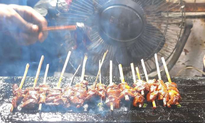 Food Stalls Occupy Footpaths and Roads in Tolichowki as Ramzan Begins, Traffic Chaos Expected