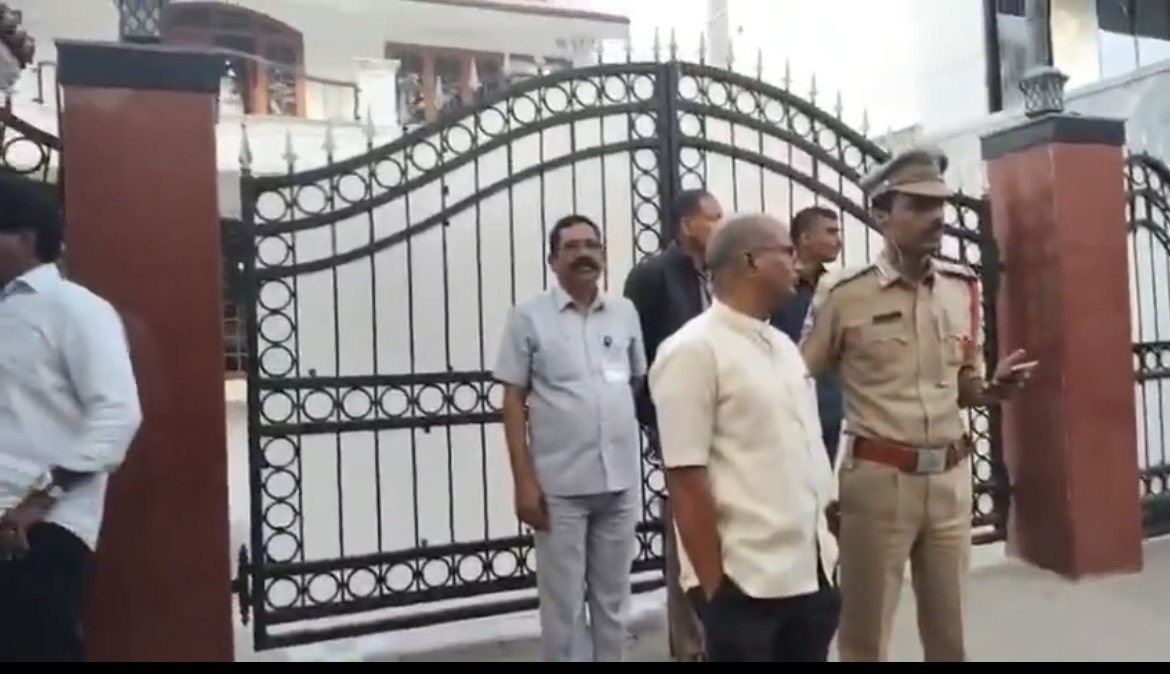 Heavy Security Deployed at KCR’s Residence as SIT Arrives for Phone Tapping Case Investigation