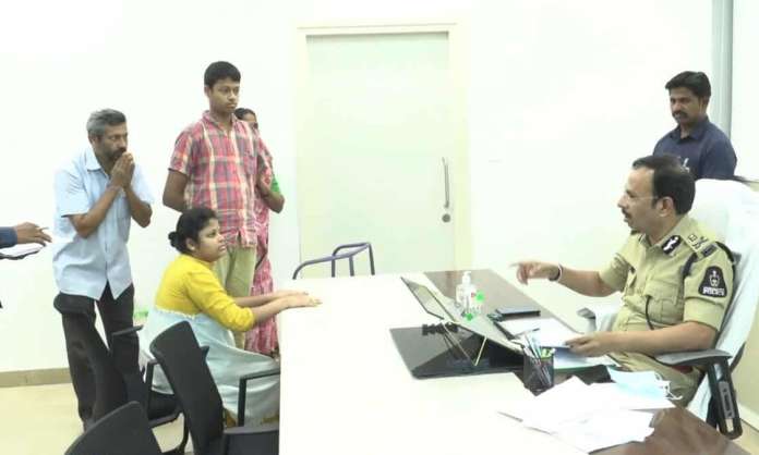 Hyderabad police start ‘Meet Your CP’ program