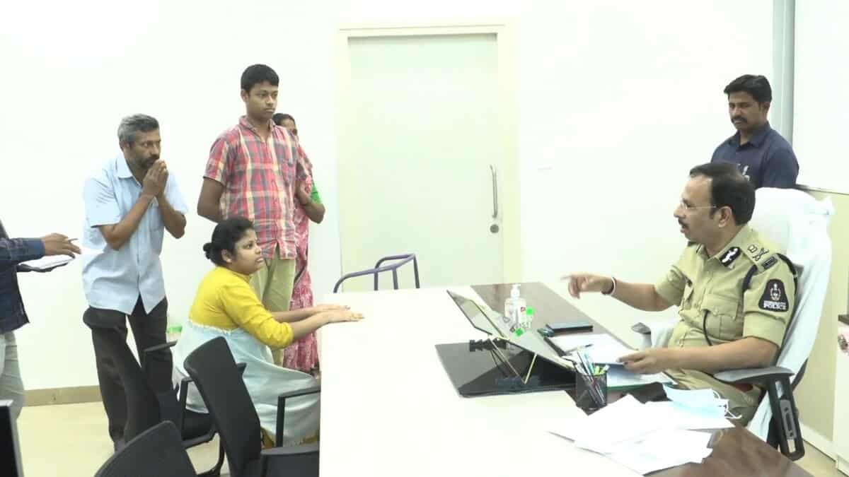 Hyderabad police start ‘Meet Your CP’ program