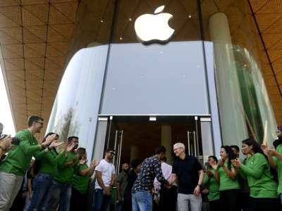 Apple Hiring in Hyderabad Fuels Speculation Over Possible Official Retail Store