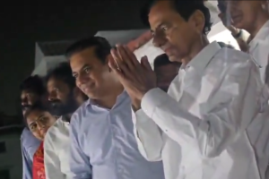 KCR Greets Thousands of BRS Supporters After 4.45 Hours SIT Interrogation
